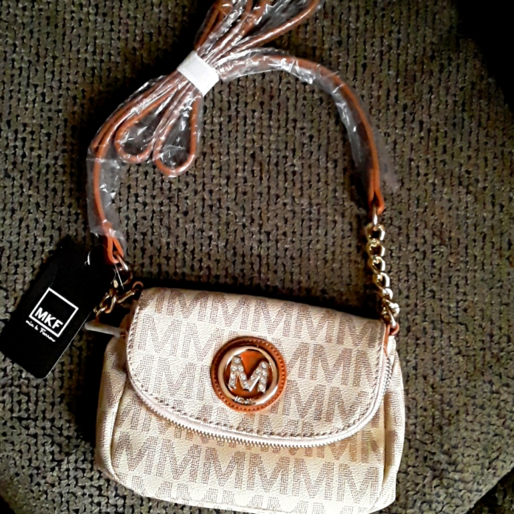 New Milan "M" 3-n-1 purse